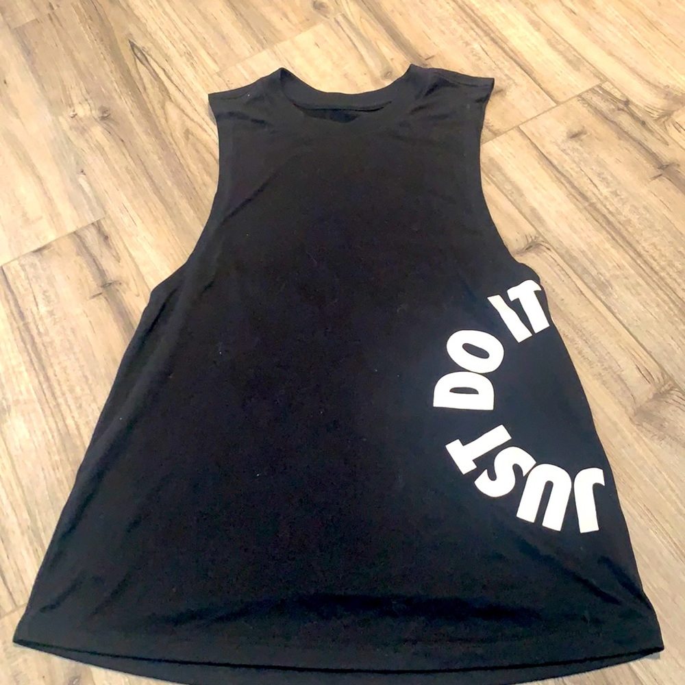 nike sleeveless work out top